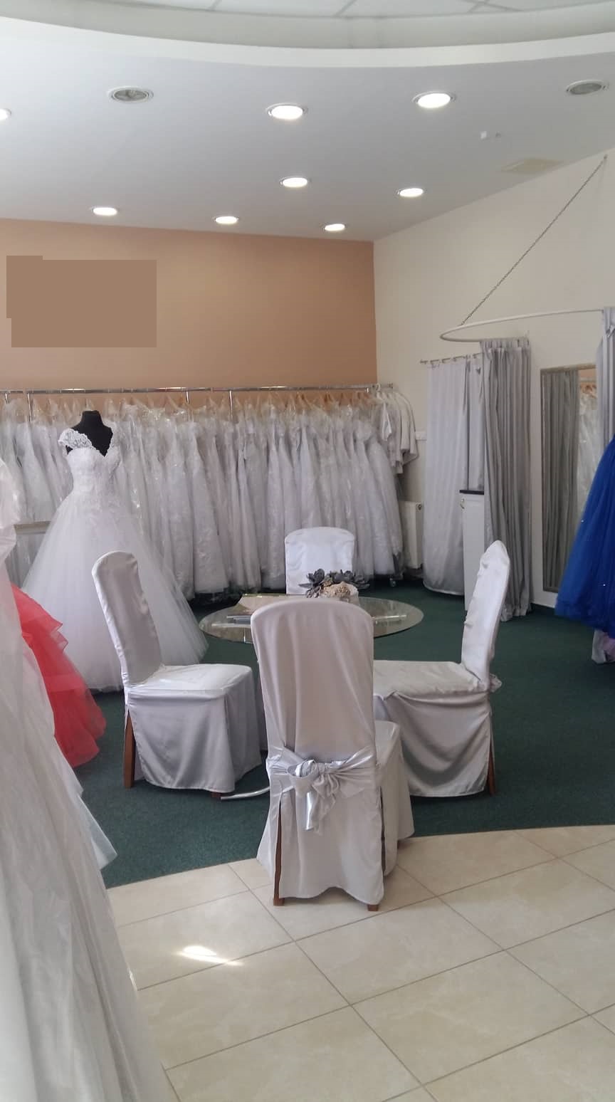 Bejáratott esküvői ruhaszalon eladó